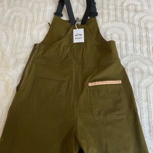 Stoic utility shortall. New with tags. Size small.